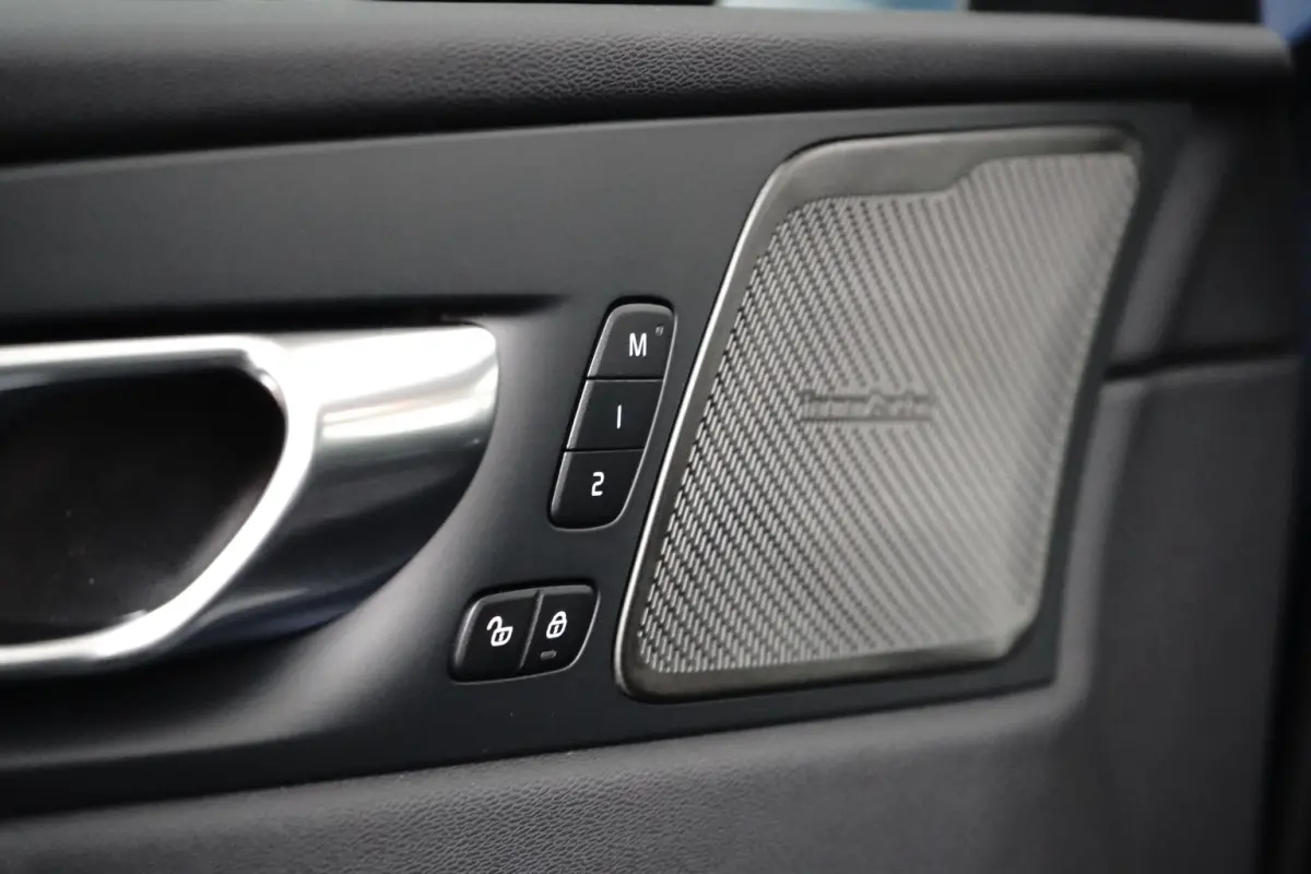 T6 Plug-in Hybrid AWD Plus Black Edition | Head-Up | Stoelventilatie | 360° Camera | Harman/Kardon | Panoramadak | Trekhaak