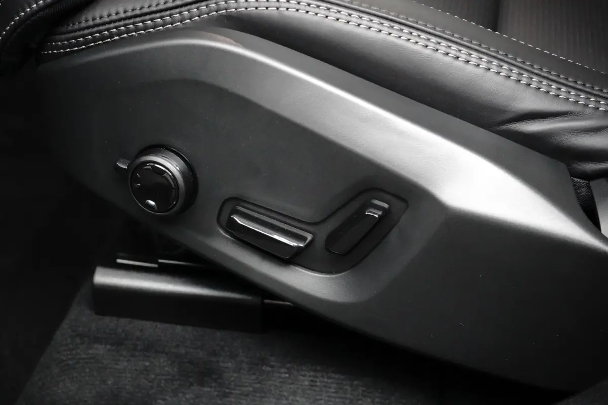 T6 Plug-in Hybrid AWD Plus Black Edition | Head-Up | Stoelventilatie | 360° Camera | Harman/Kardon | Panoramadak | Trekhaak