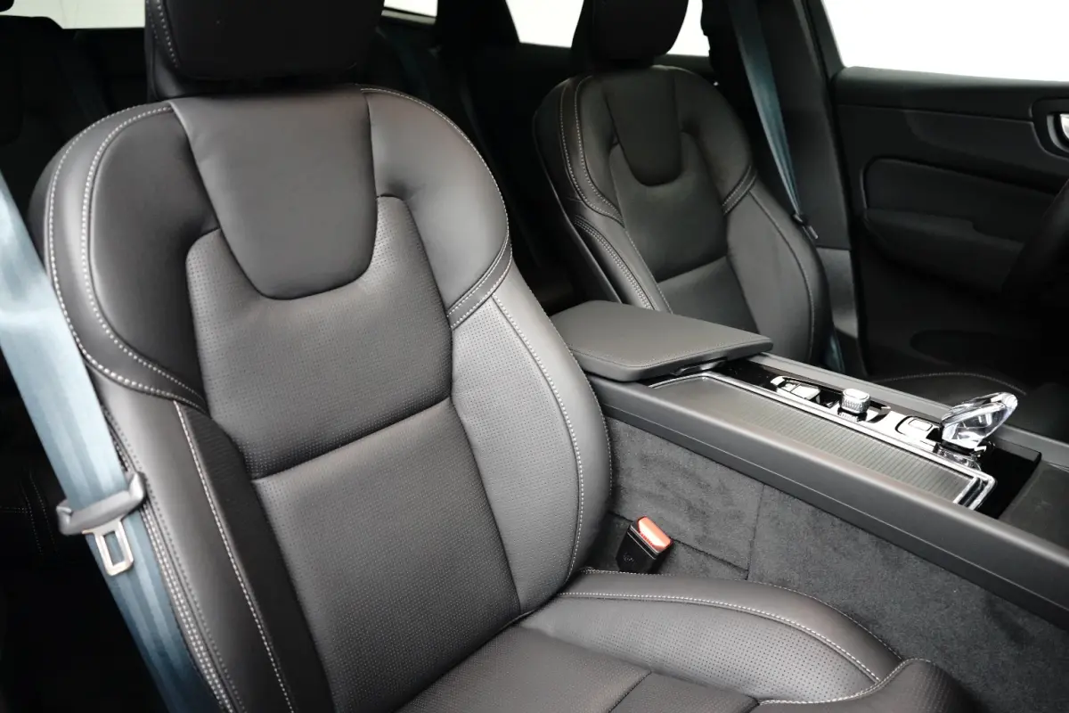 T6 Plug-in Hybrid AWD Plus Black Edition | Head-Up | Stoelventilatie | 360° Camera | Harman/Kardon | Panoramadak | Trekhaak