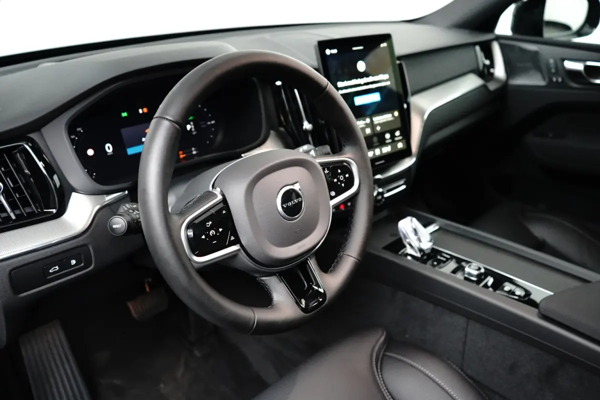 T6 Plug-in Hybrid AWD Plus Black Edition | Head-Up | Stoelventilatie | 360° Camera | Harman/Kardon | Panoramadak | Trekhaak