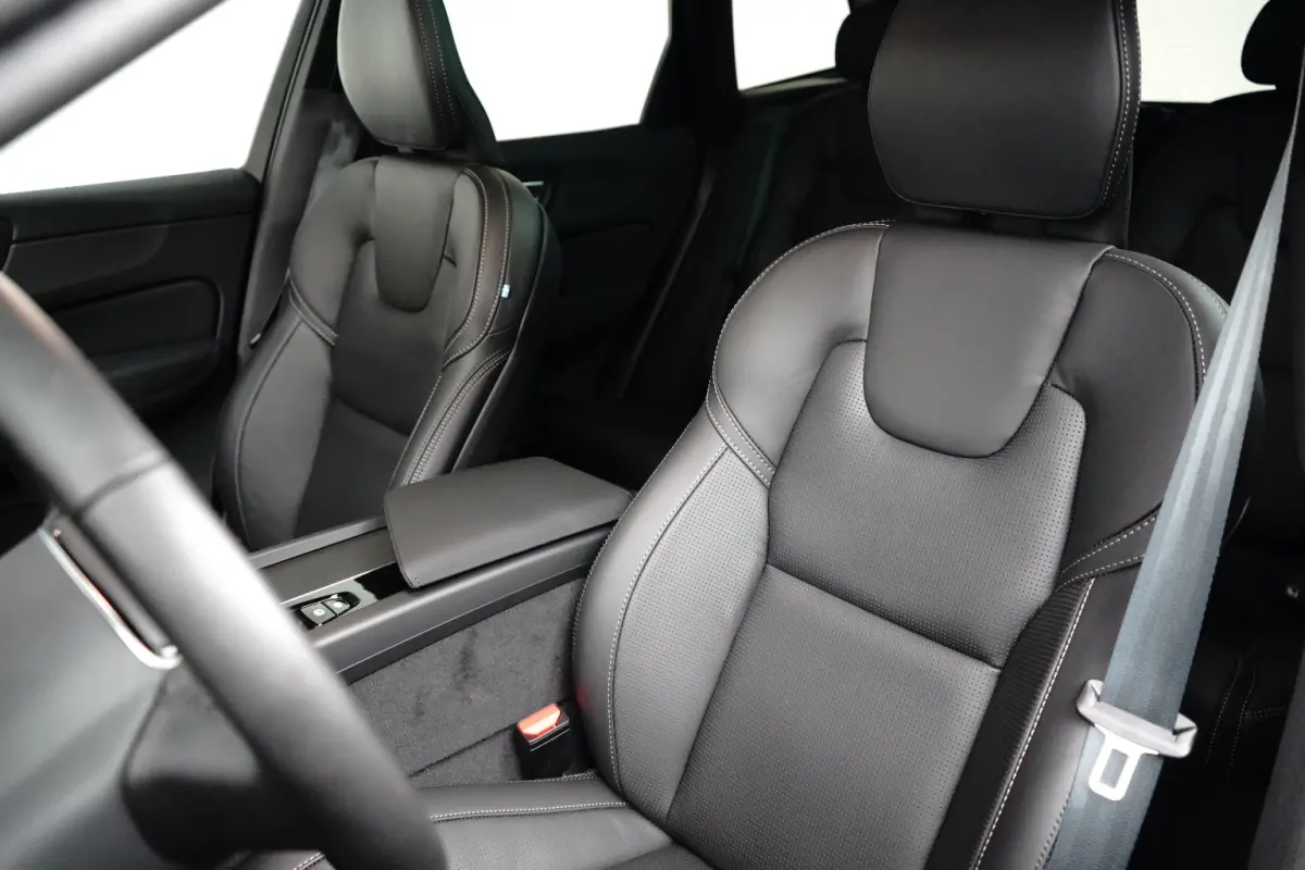T6 Plug-in Hybrid AWD Plus Black Edition | Head-Up | Stoelventilatie | 360° Camera | Harman/Kardon | Panoramadak | Trekhaak