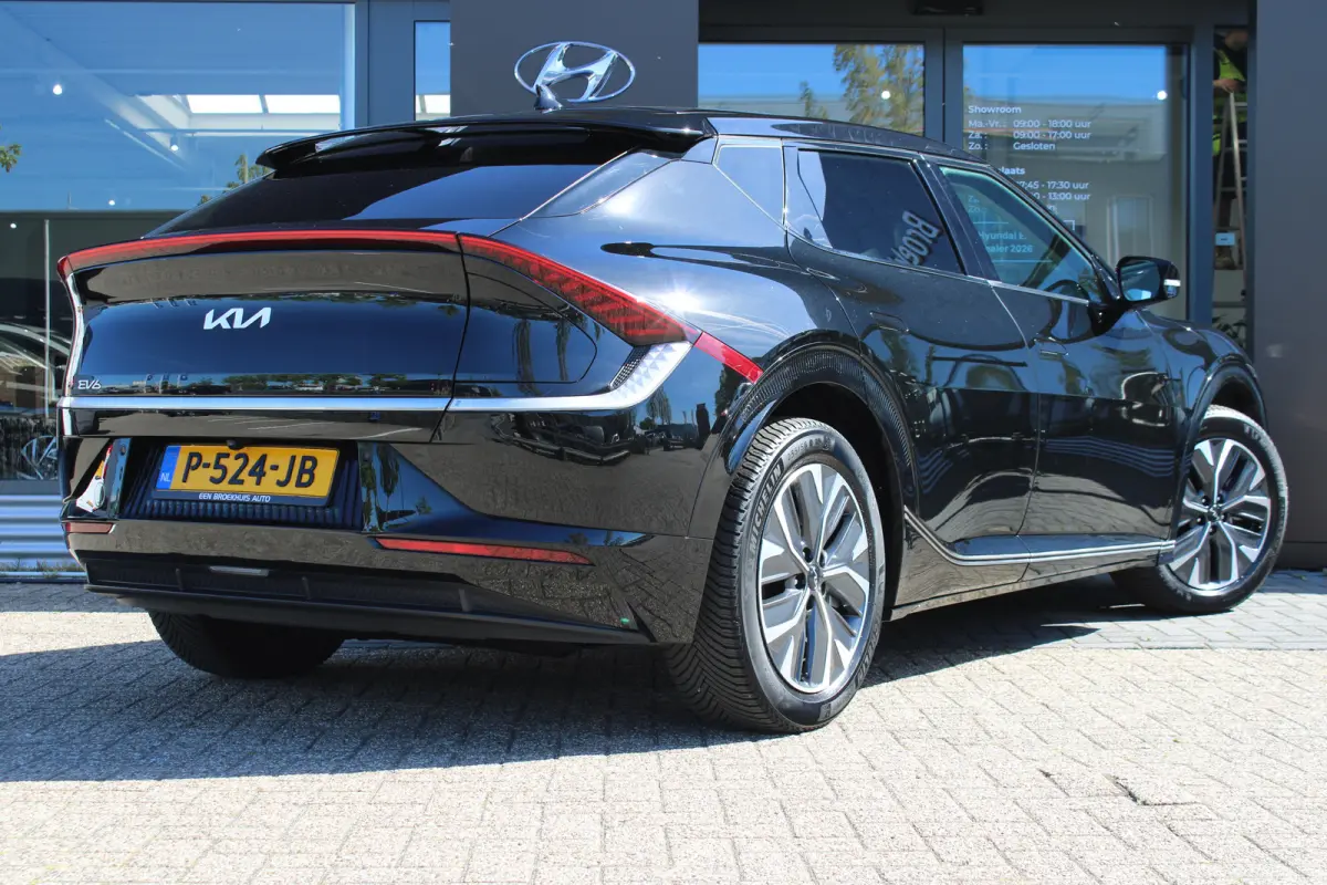 Plus 58 kWh | Achteruitrijcamera | DAB ontvanger | Keyless entry