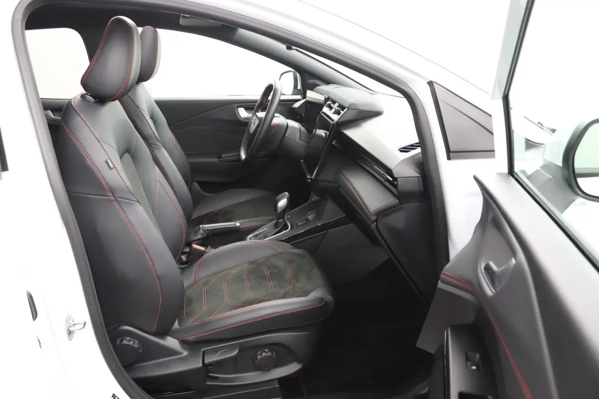1.0 EcoBoost ST-Line X | Panoramadak | Winterpack | Adaptive Cruise | BLIS | CarPlay/Android Auto | 360 Camera