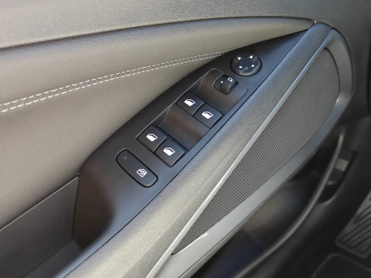 1.2 Turbo Elegance / Carplay / Stoelverwarming / Cruise / Airco /