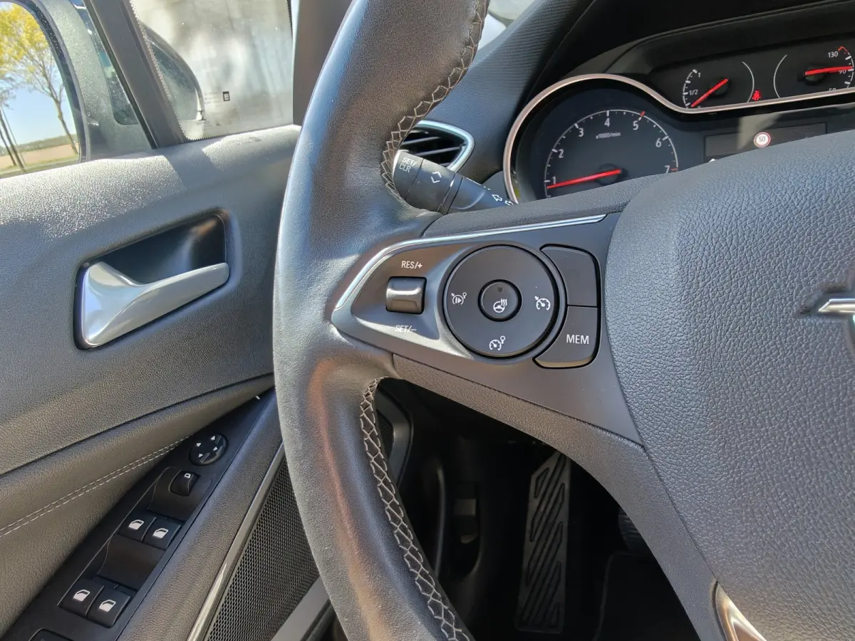 1.2 Turbo Elegance / Carplay / Stoelverwarming / Cruise / Airco /