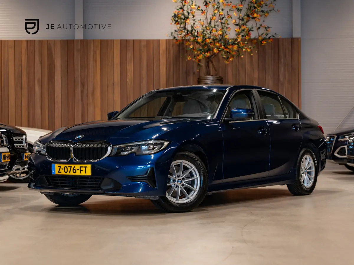 320i Executive, Facelift, Apple Carplay, Navi, Led, Camera, Multistuur, Leder, Cruise, Clima, Volledig Onderhoud.
