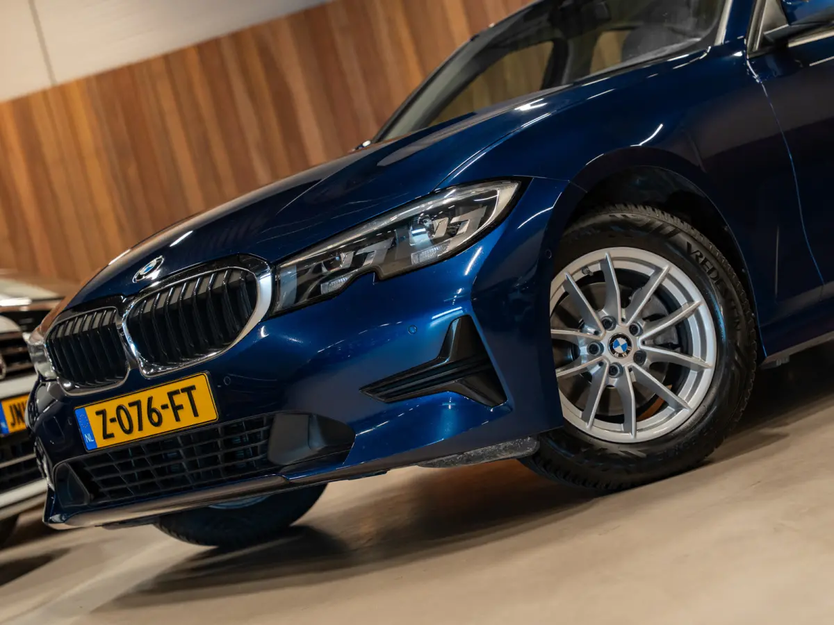 320i Executive, Facelift, Apple Carplay, Navi, Led, Camera, Multistuur, Leder, Cruise, Clima, Volledig Onderhoud.