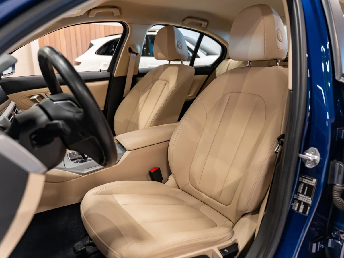 320i Executive, Facelift, Apple Carplay, Navi, Led, Camera, Multistuur, Leder, Cruise, Clima, Volledig Onderhoud.