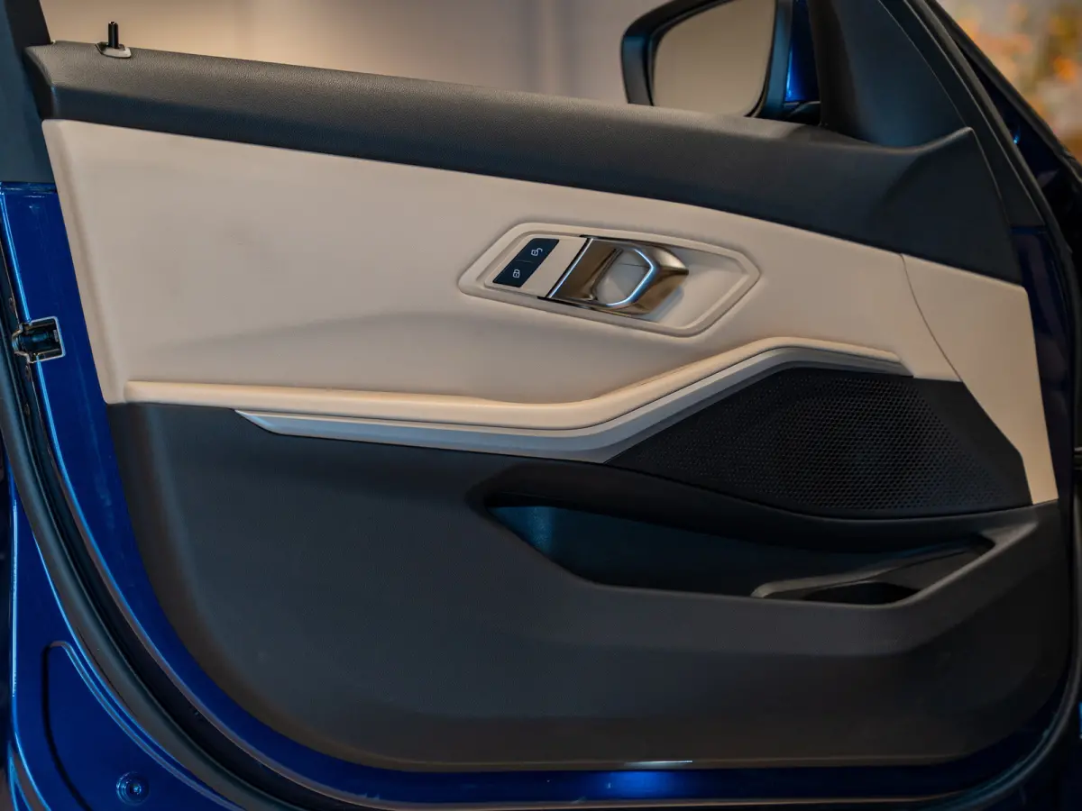 320i Executive, Facelift, Apple Carplay, Navi, Led, Camera, Multistuur, Leder, Cruise, Clima, Volledig Onderhoud.