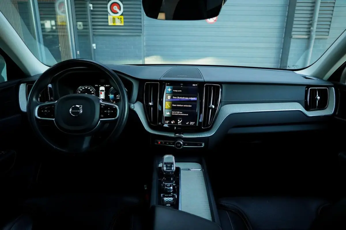 2.0 T6 Plug-in hybrid AWD Inscription / Pano / Stoelverwarming-ventilatie-massage / Trekhaak / Riem vervangen