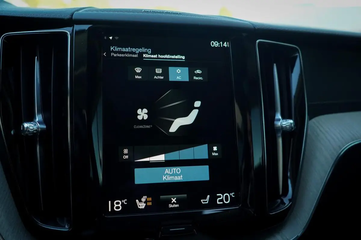 2.0 T6 Plug-in hybrid AWD Inscription / Pano / Stoelverwarming-ventilatie-massage / Trekhaak / Riem vervangen