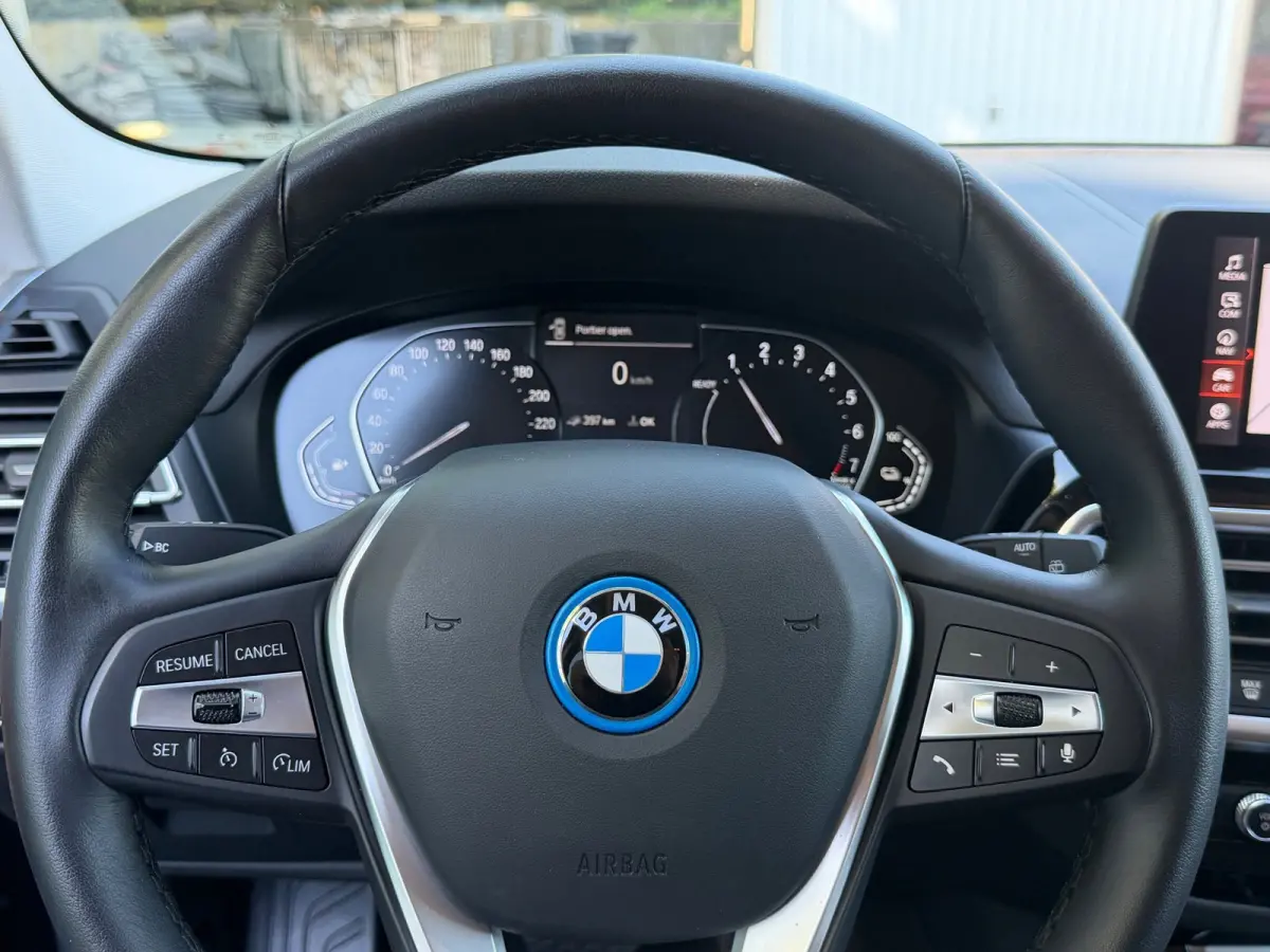 XDrive30e High Exec. - Trekhaak - Camera - Sfeerverlichting