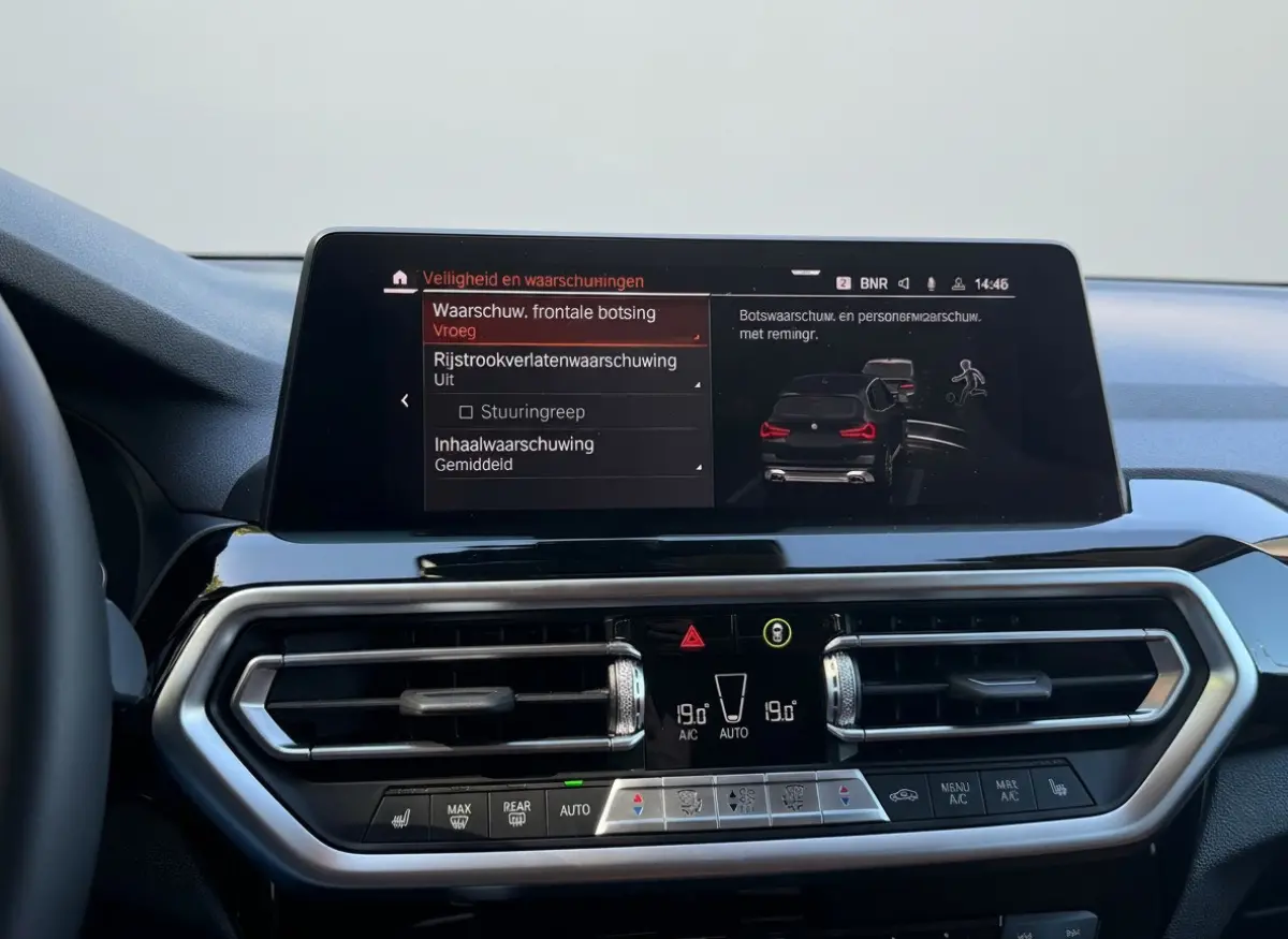 XDrive30e High Exec. - Trekhaak - Camera - Sfeerverlichting