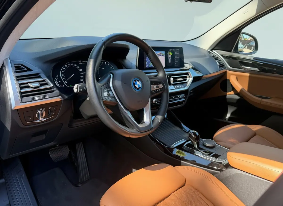 XDrive30e High Exec. - Trekhaak - Camera - Sfeerverlichting
