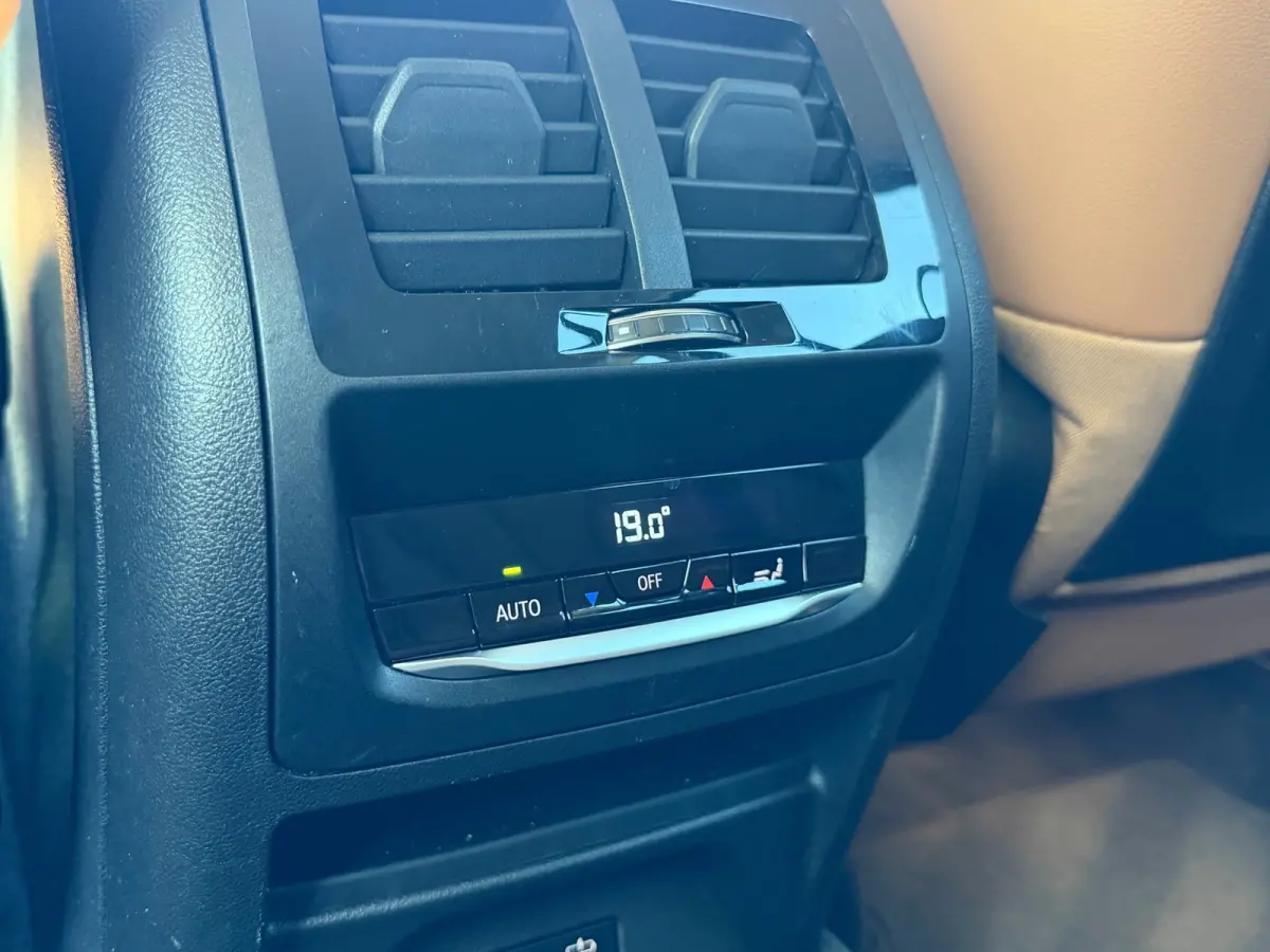 XDrive30e High Exec. - Trekhaak - Camera - Sfeerverlichting