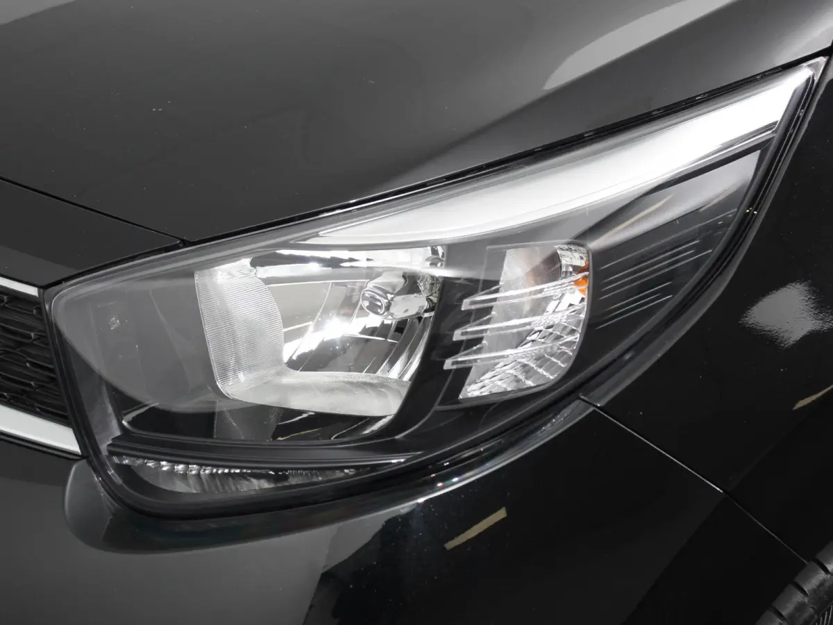 1.0 DPi Automaat DynamicLine Navigatie Apple Carplay Android Auto Camera Airco DAB Lichtmetalen velgen Bluetooth