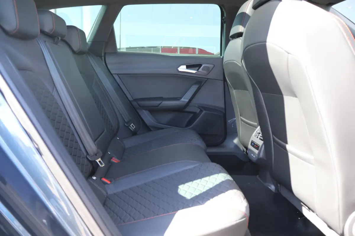 1.5 TSI 204pk e-Hybrid FR Business | Safe Drive Pack | Panoramadak