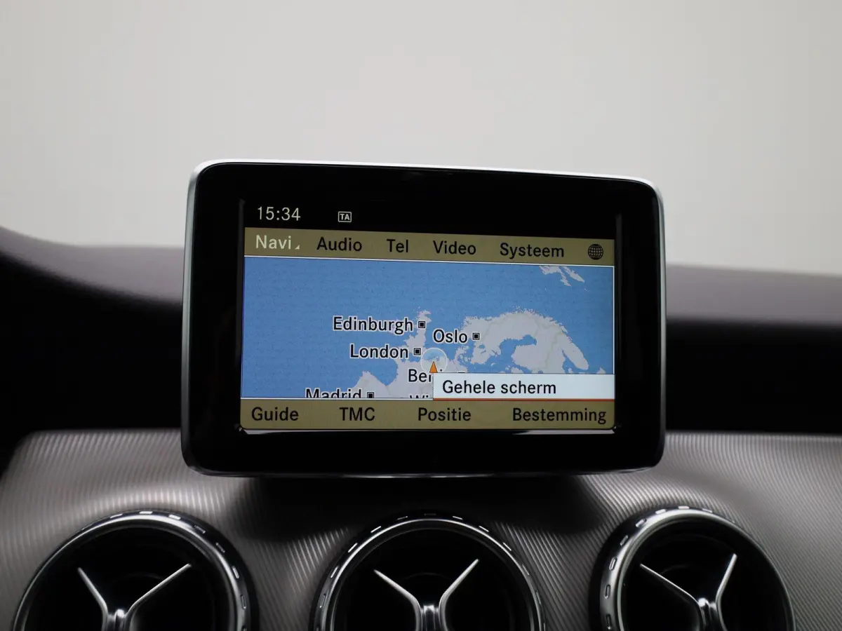 200 Prestige | Automaat | Stoelverwarming | Memory | Trekhaak | Navigatie |