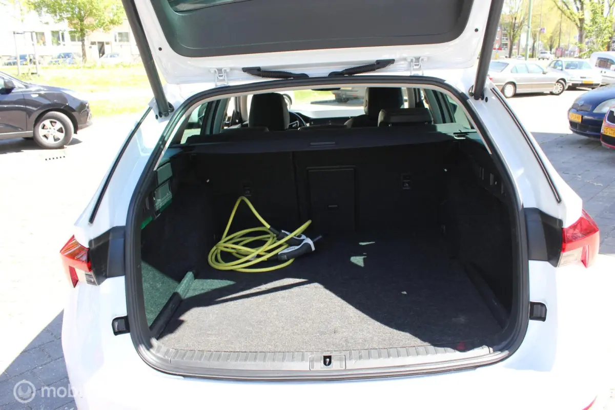 1.4 TSI iV PHEV Business Edition Plus ACC / HUD