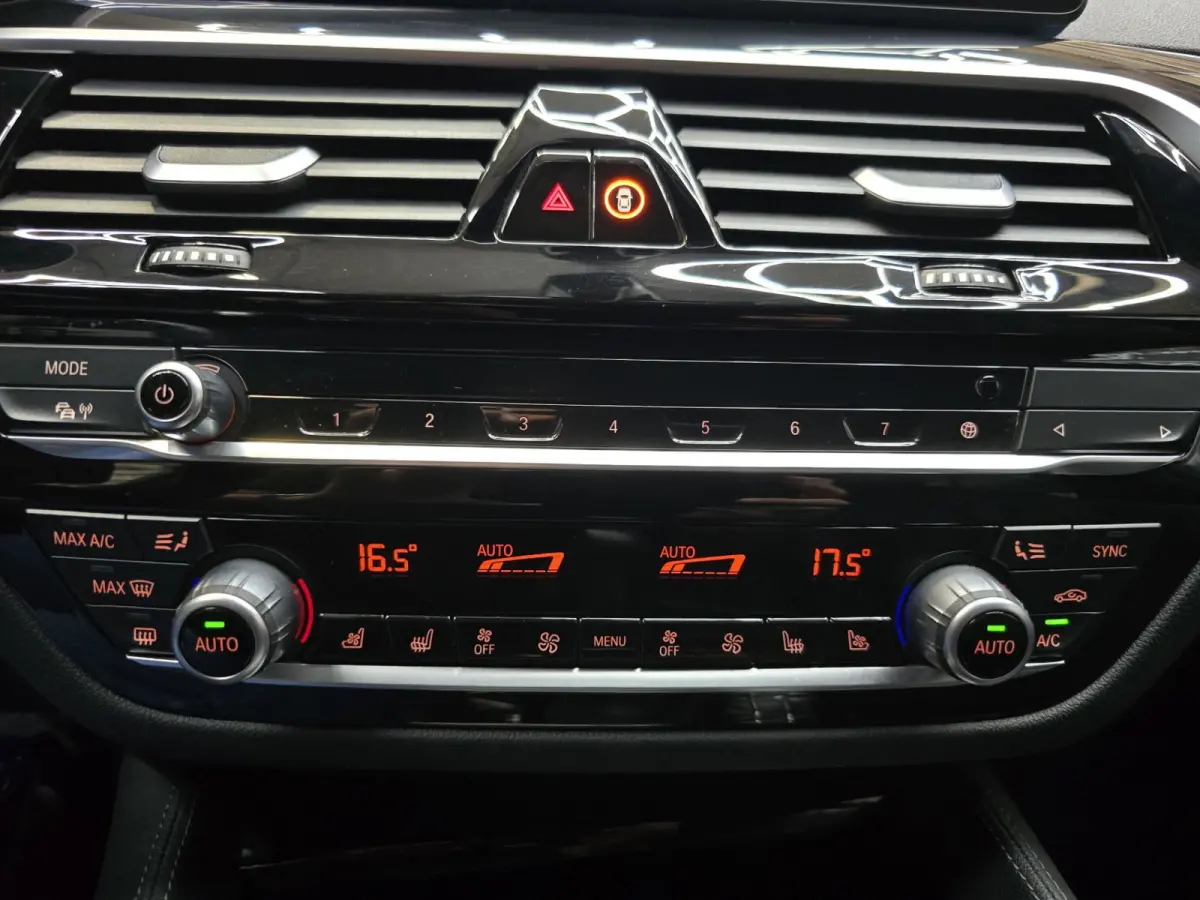 530e Business Edition M-Sport Plus HUD Navi LED Memory stoelv en koeling LM
