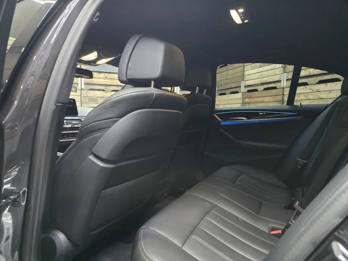 530e Business Edition M-Sport Plus HUD Navi LED Memory stoelv en koeling LM