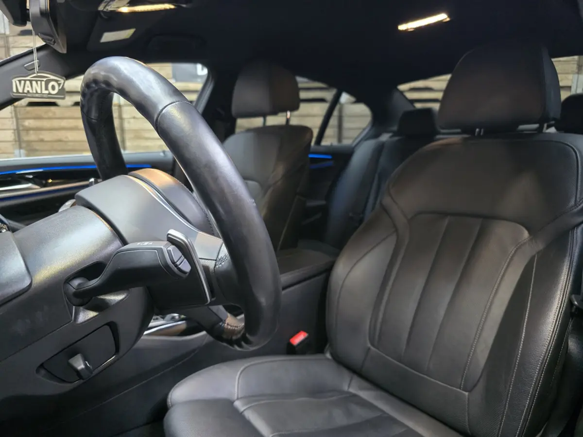 530e Business Edition M-Sport Plus HUD Navi LED Memory stoelv en koeling LM