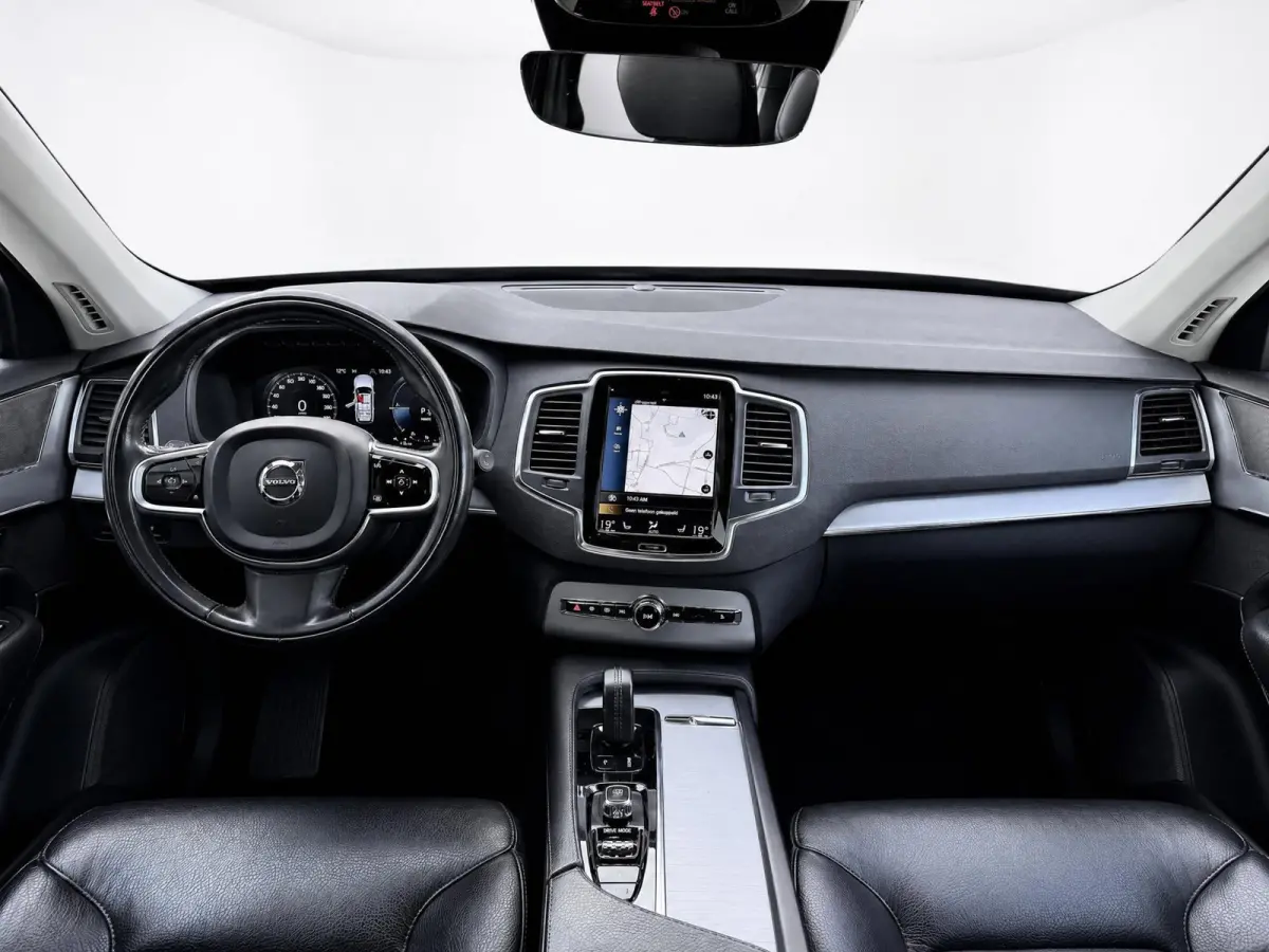 2.0 T8 Recharge AWD R-Design | Pilot Assist | Stoelverwarming | Carplay | Black on black