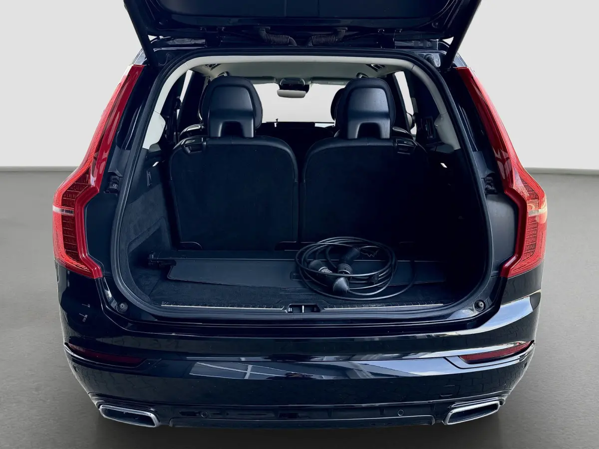 2.0 T8 Recharge AWD R-Design | Pilot Assist | Stoelverwarming | Carplay | Black on black