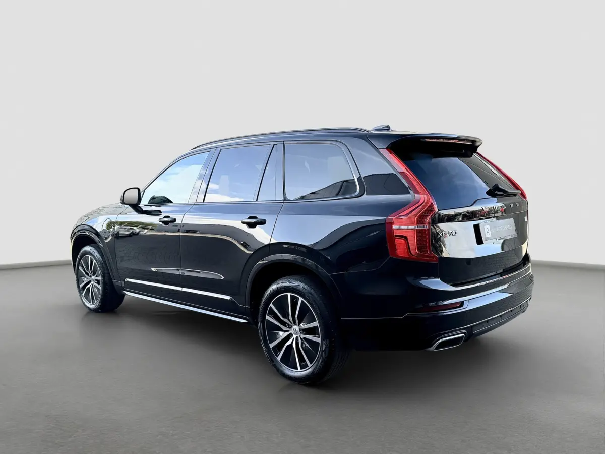 2.0 T8 Recharge AWD R-Design | Pilot Assist | Stoelverwarming | Carplay | Black on black