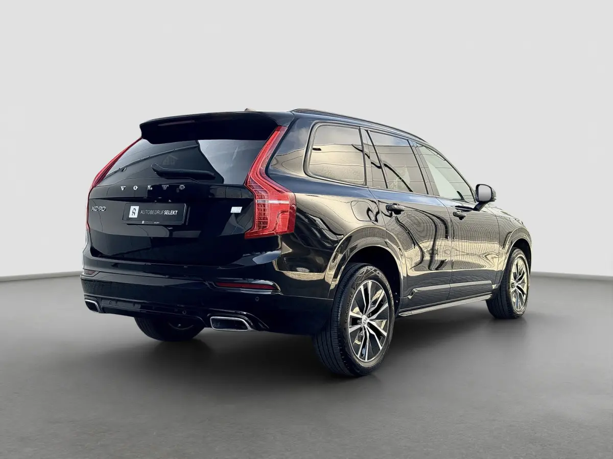 2.0 T8 Recharge AWD R-Design | Pilot Assist | Stoelverwarming | Carplay | Black on black