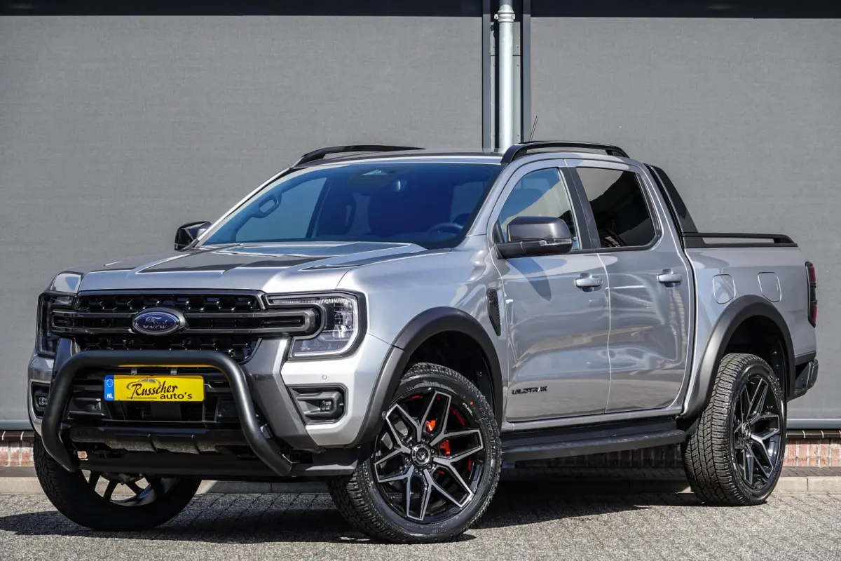 Wildtrak 2.3PHEV 280Pk Aut. | Plug In Hybride | Double Cab | 5-Persoons | Bullbar | Wielkastverbreders | Trekhaak | Rollertop | 22''