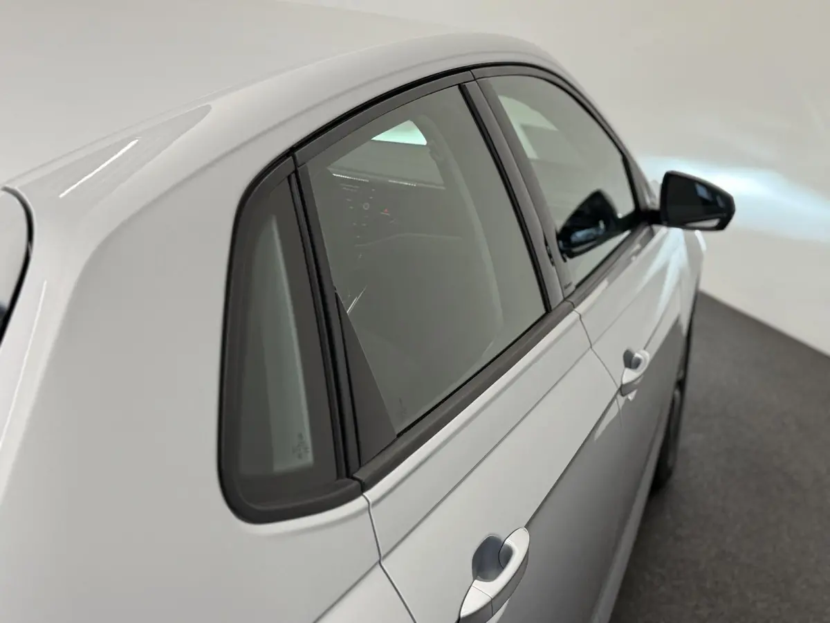 1.0 TSI Life Navigatie Apple Carplay / Android Auto Adaptive Cruise Control Lichtmetalen velgen Led Virtual Cockpit Airco