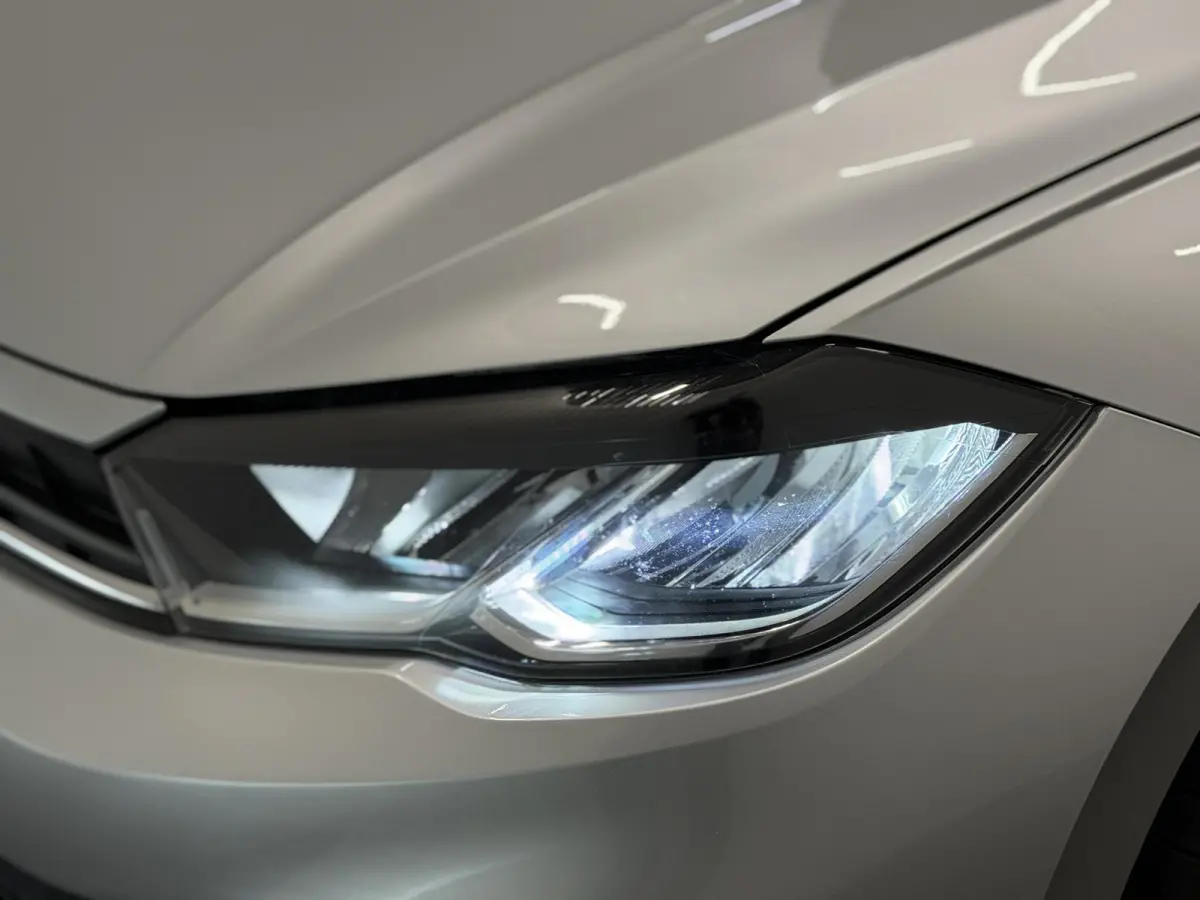 1.0 TSI Life Navigatie Apple Carplay / Android Auto Adaptive Cruise Control Lichtmetalen velgen Led Virtual Cockpit Airco
