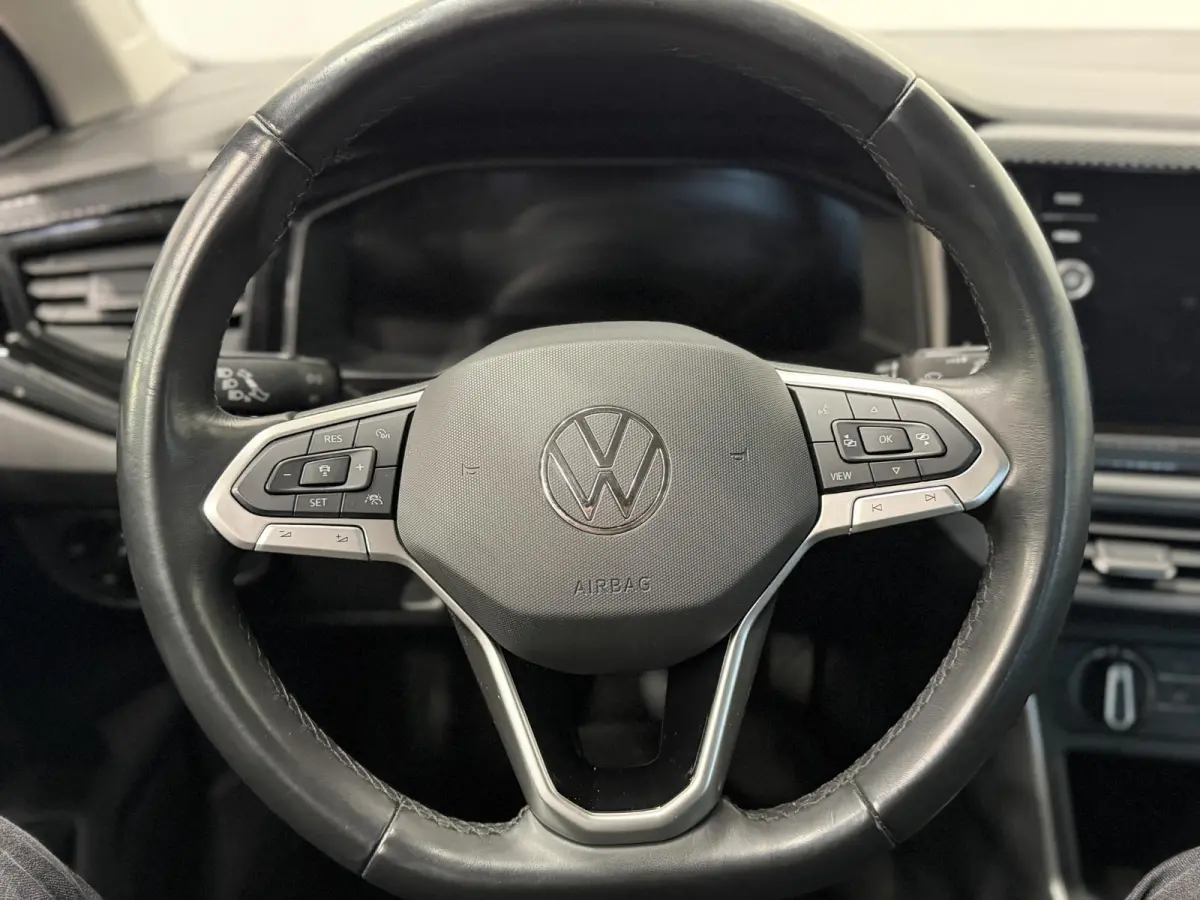 1.0 TSI Life Navigatie Apple Carplay / Android Auto Adaptive Cruise Control Lichtmetalen velgen Led Virtual Cockpit Airco