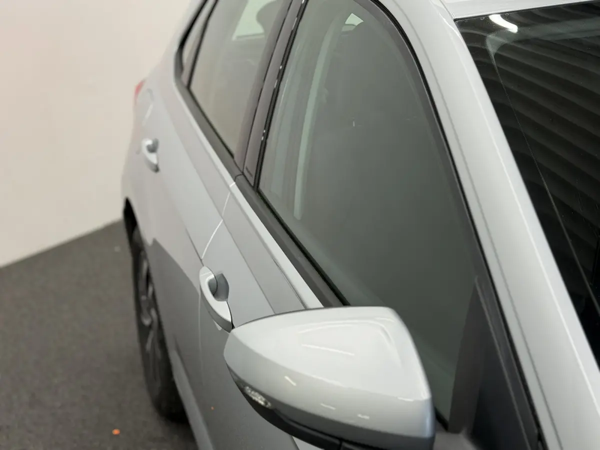 1.0 TSI Life Navigatie Apple Carplay / Android Auto Adaptive Cruise Control Lichtmetalen velgen Led Virtual Cockpit Airco