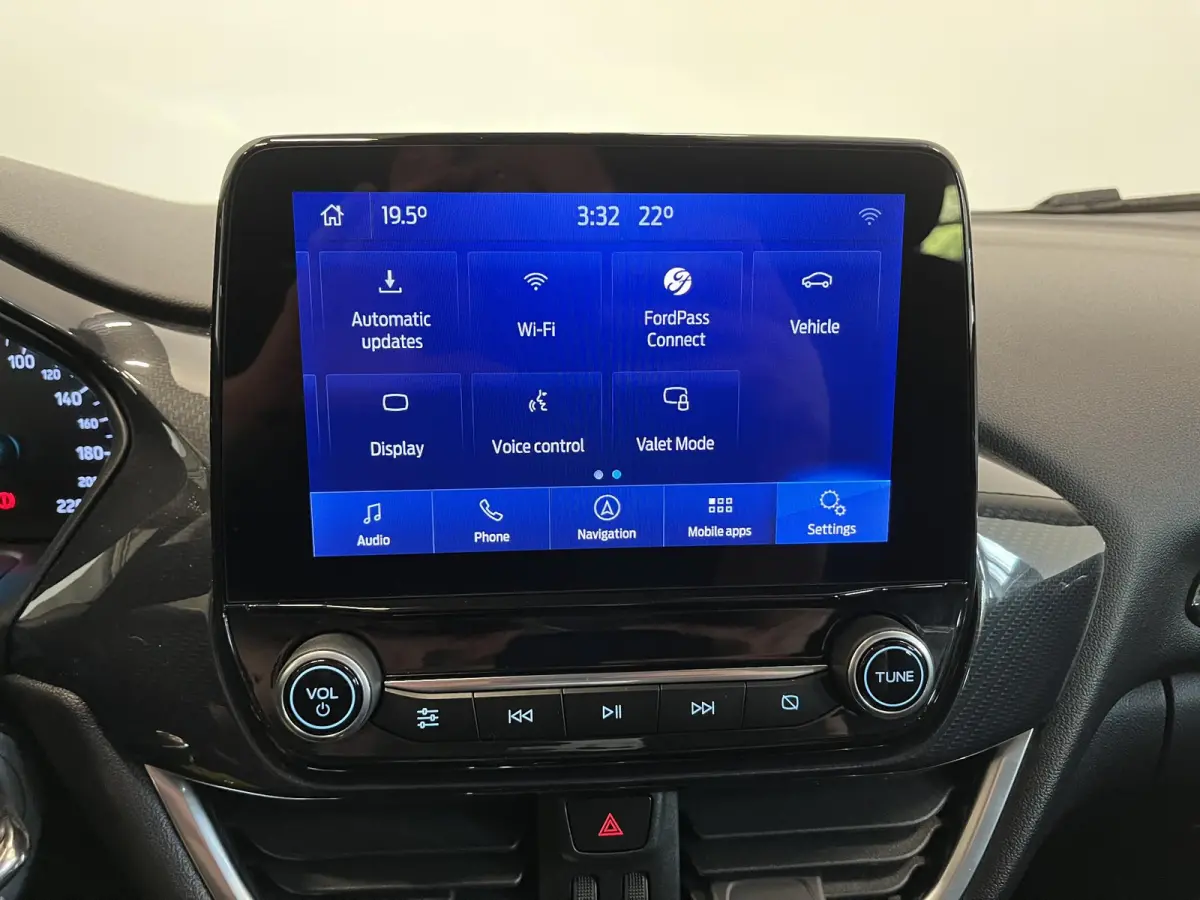 1.0 EcoBoost Titanium Climate control Cruise control LED Parkeersensor achter Stoel + Stuur verwarming Navigatie Apple Carplay/ Android Auto