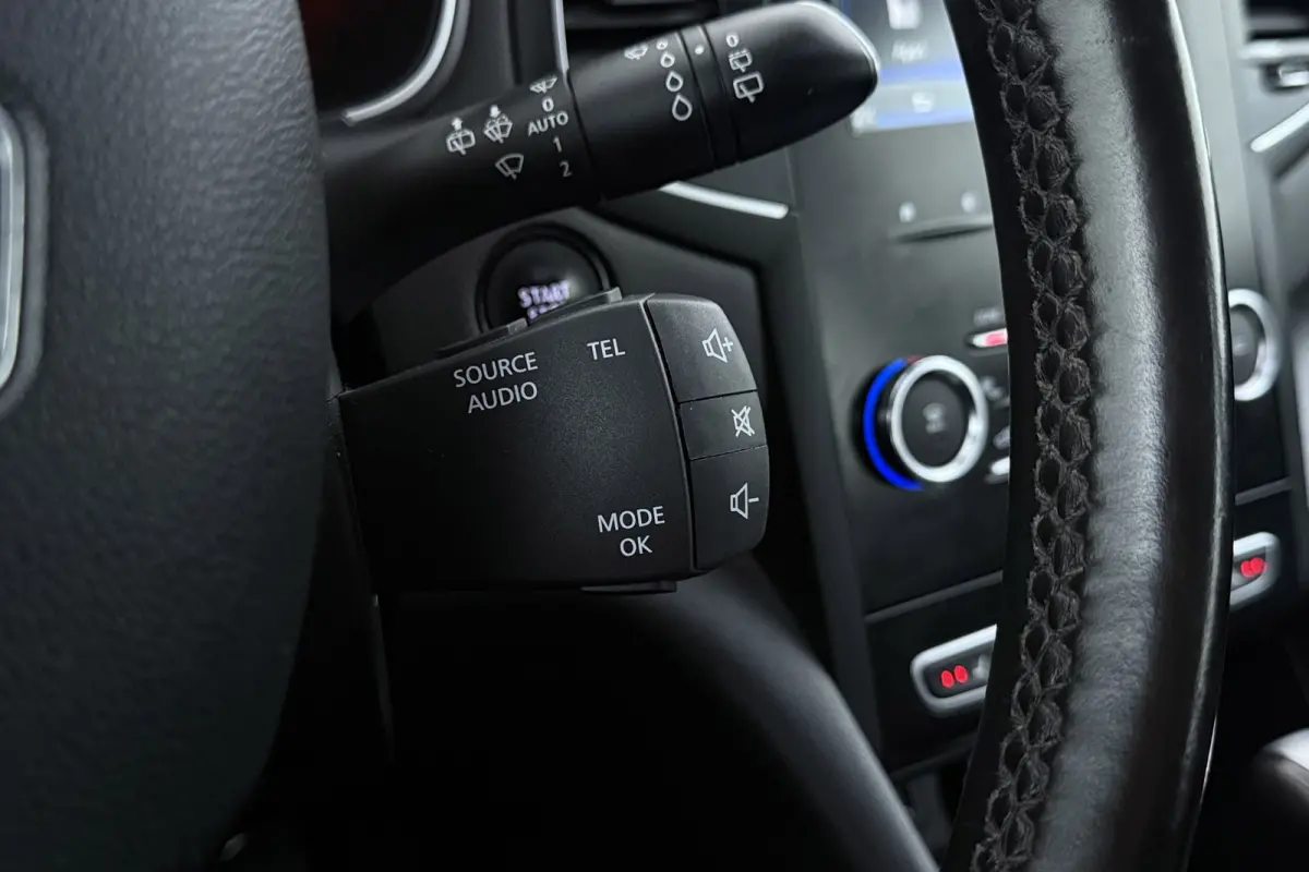 Mégane TCe Limited | Trekhaak | | CarPlay | Leer | Stoelverwarming | Massage | Head-Up |