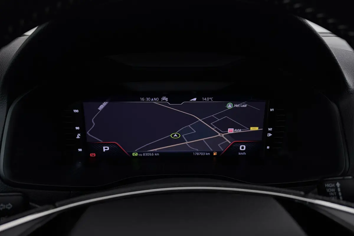 1.5 TSI ACT Sportline Business | Trekhaak | Digital Cockpit | Stoelverwarming | Adap. Cruise | 3-Zone Clima |