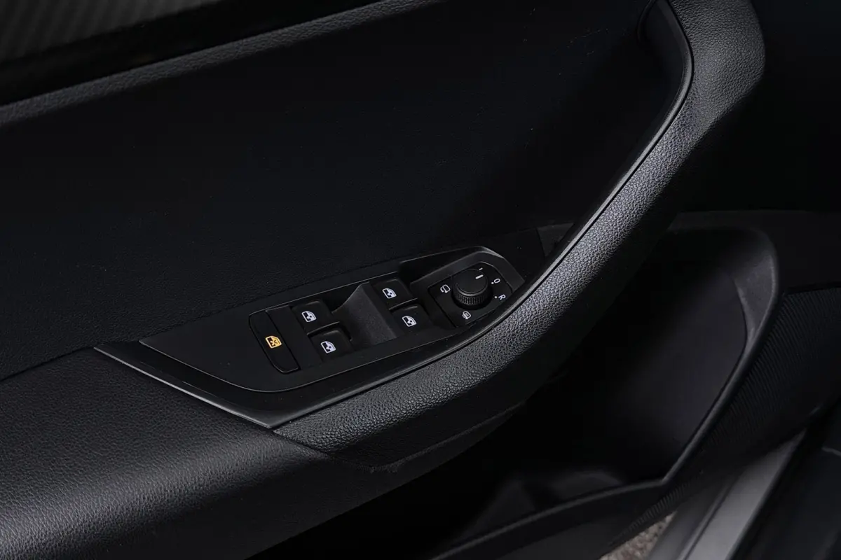 1.5 TSI ACT Sportline Business | Trekhaak | Digital Cockpit | Stoelverwarming | Adap. Cruise | 3-Zone Clima |