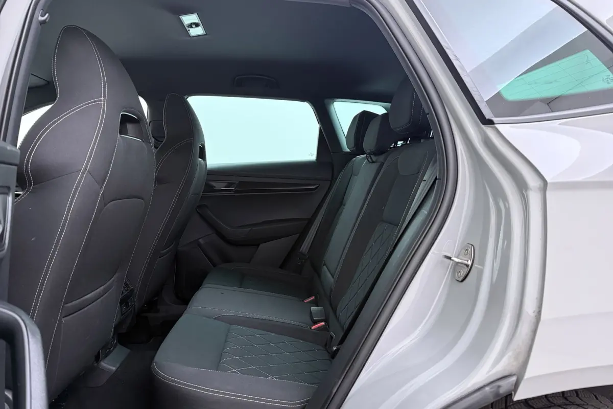 1.5 TSI ACT Sportline Business | Trekhaak | Digital Cockpit | Stoelverwarming | Adap. Cruise | 3-Zone Clima |