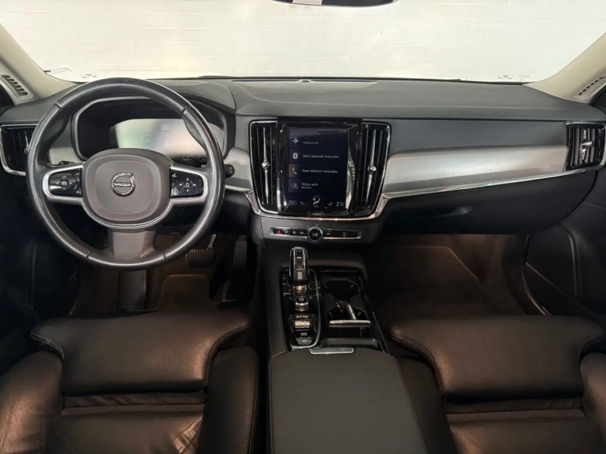 2.0 T8 AWD PLUG-IN HYBRIDE / MOMENTUM / Panoramadak / Lederen bekleding / AppleCarplay / Boekjes aanwezig.