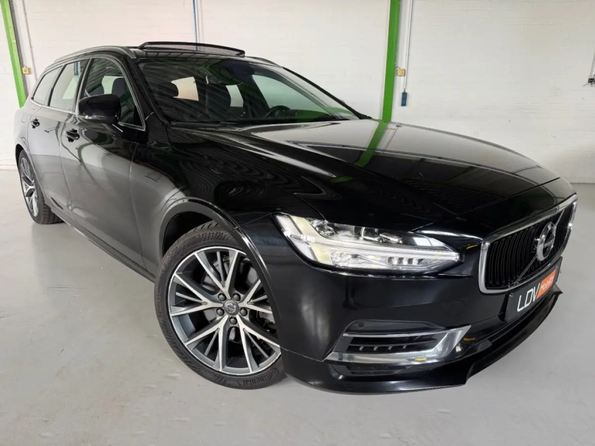 2.0 T8 AWD PLUG-IN HYBRIDE / MOMENTUM / Panoramadak / Lederen bekleding / AppleCarplay / Boekjes aanwezig.