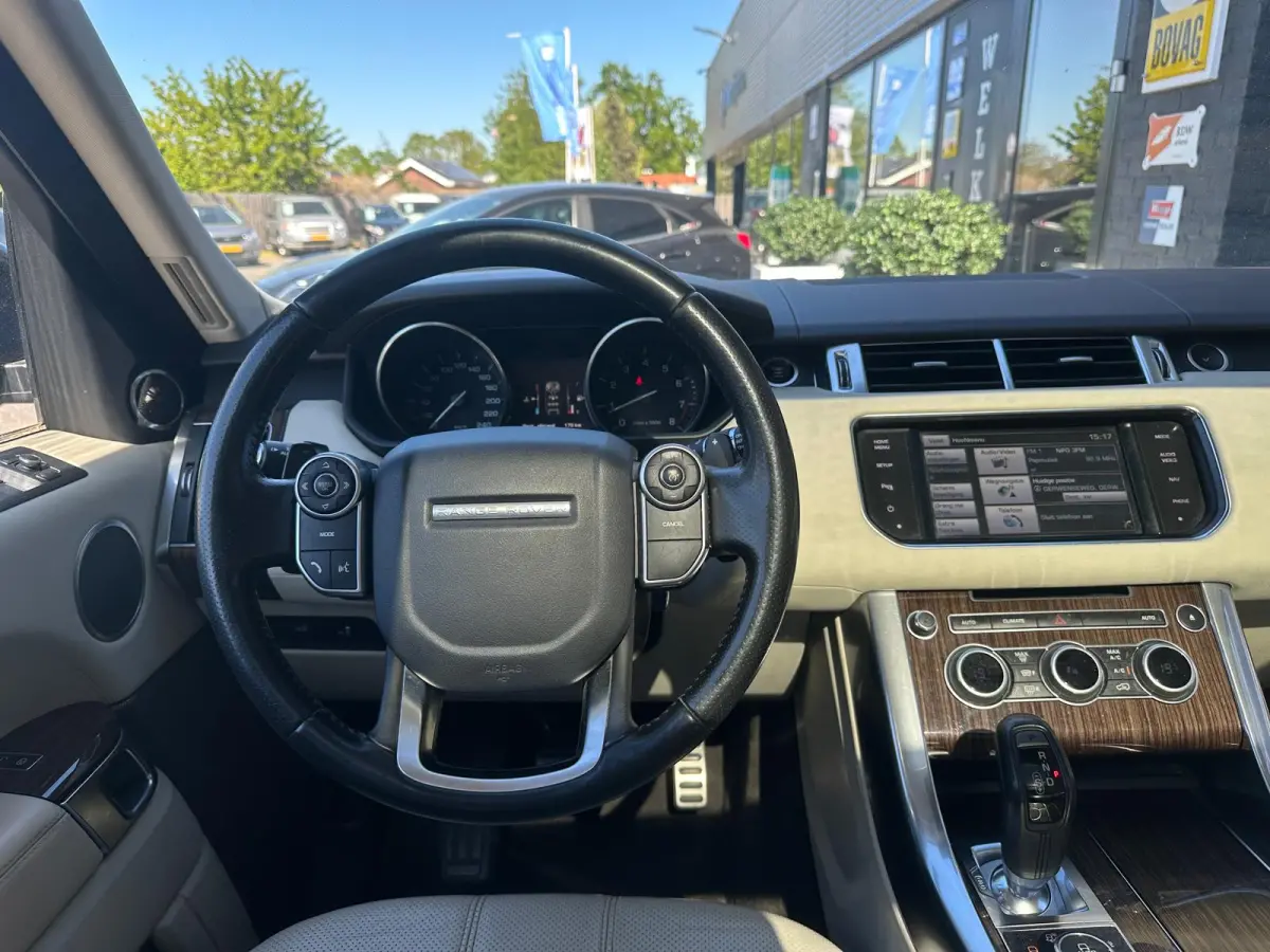 5.0 V8 510 pk Supercharged HSE Dynamic, Two Tone, Pano, Bluetooth, Cruise, Camera, Navi, PDC