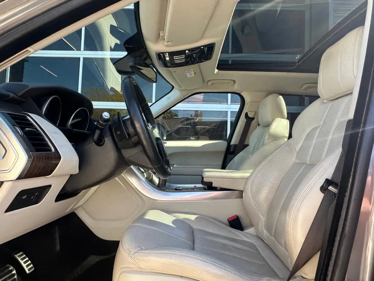 5.0 V8 510 pk Supercharged HSE Dynamic, Two Tone, Pano, Bluetooth, Cruise, Camera, Navi, PDC