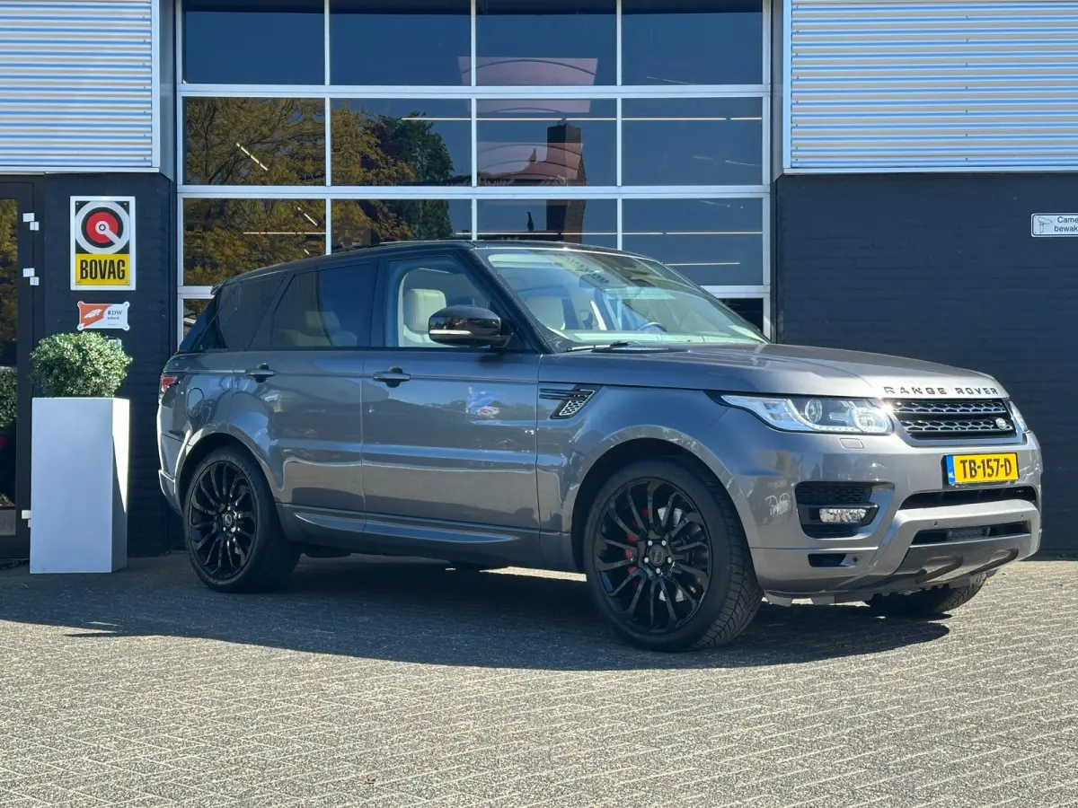 5.0 V8 510 pk Supercharged HSE Dynamic, Two Tone, Pano, Bluetooth, Cruise, Camera, Navi, PDC