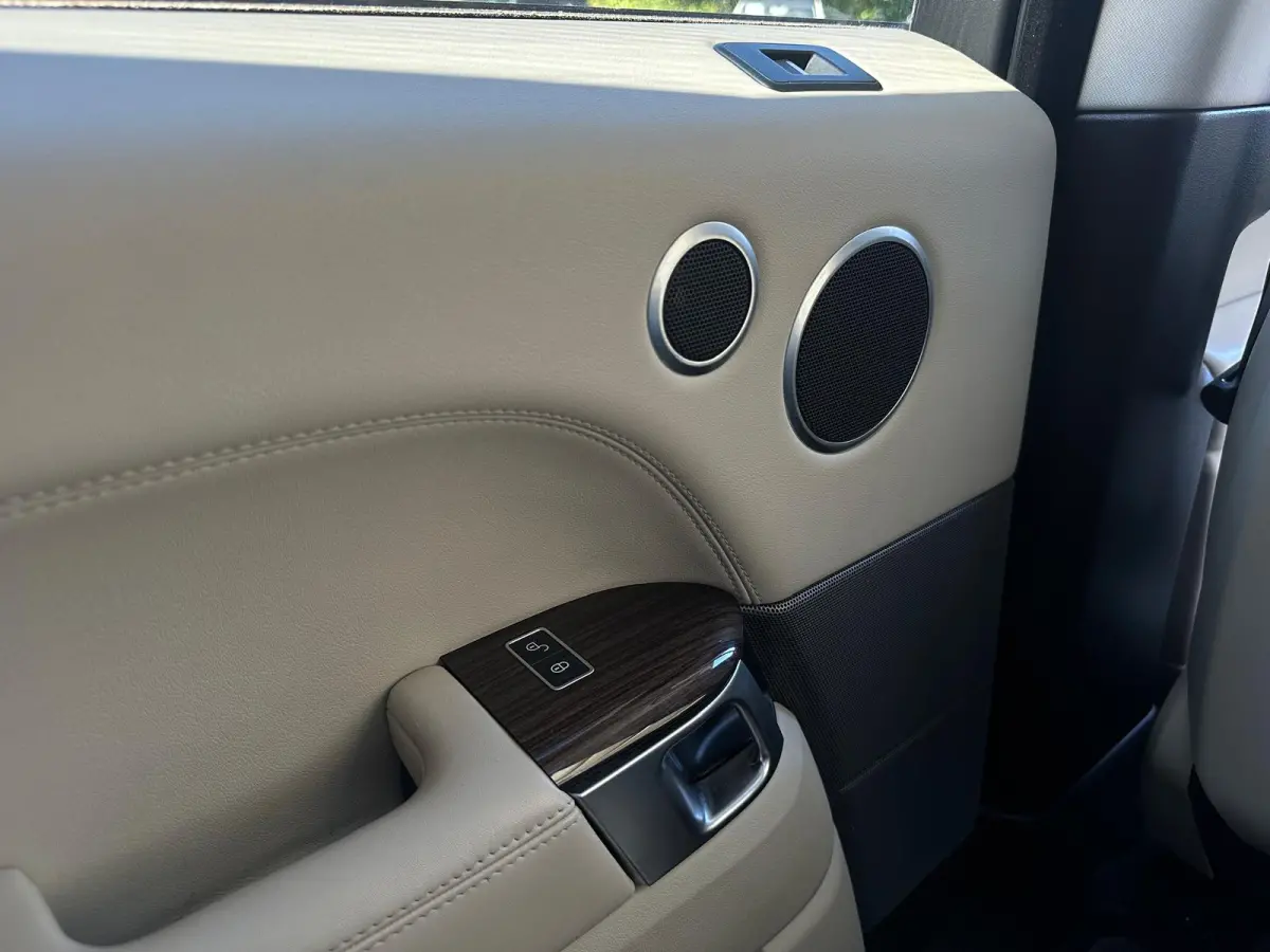 5.0 V8 510 pk Supercharged HSE Dynamic, Two Tone, Pano, Bluetooth, Cruise, Camera, Navi, PDC