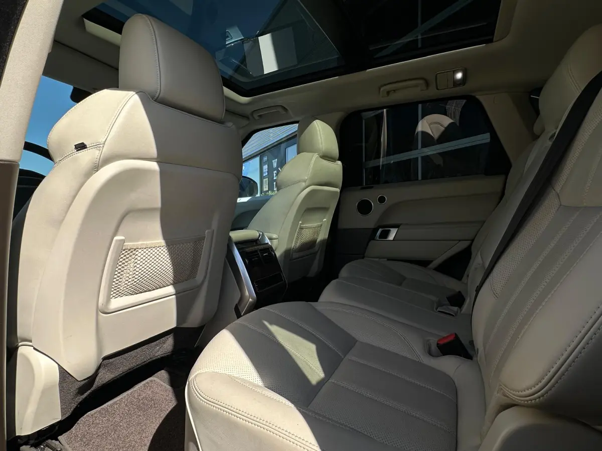5.0 V8 510 pk Supercharged HSE Dynamic, Two Tone, Pano, Bluetooth, Cruise, Camera, Navi, PDC
