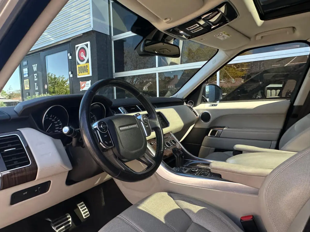 5.0 V8 510 pk Supercharged HSE Dynamic, Two Tone, Pano, Bluetooth, Cruise, Camera, Navi, PDC