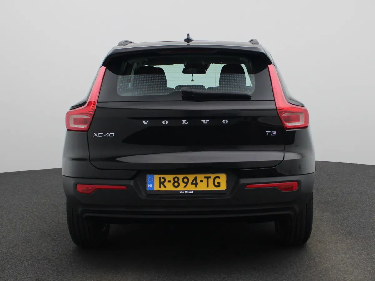 1.5 T3 Momentum | ACHTERUITRIJCAMERA | APPLE CARPLAY | ANDROID AUTO | STOELVERWARMING | STUURWIELVERWARMING | CLIMATE CONTROL | CRUISE CONTROL | NAVIGATIE | DIGITAL COCKPIT | LICHTMETALEN VE