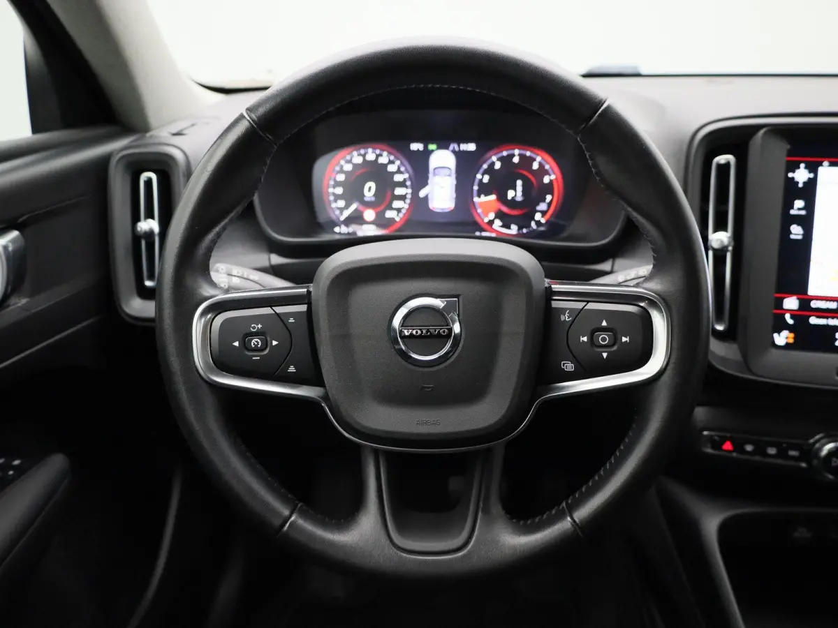 1.5 T3 Momentum | ACHTERUITRIJCAMERA | APPLE CARPLAY | ANDROID AUTO | STOELVERWARMING | STUURWIELVERWARMING | CLIMATE CONTROL | CRUISE CONTROL | NAVIGATIE | DIGITAL COCKPIT | LICHTMETALEN VE